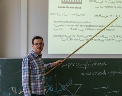 Towards entry "Prof. Vogel’s “Grenzflächen in der Verfahrenstechnik” among the best TF lectures"